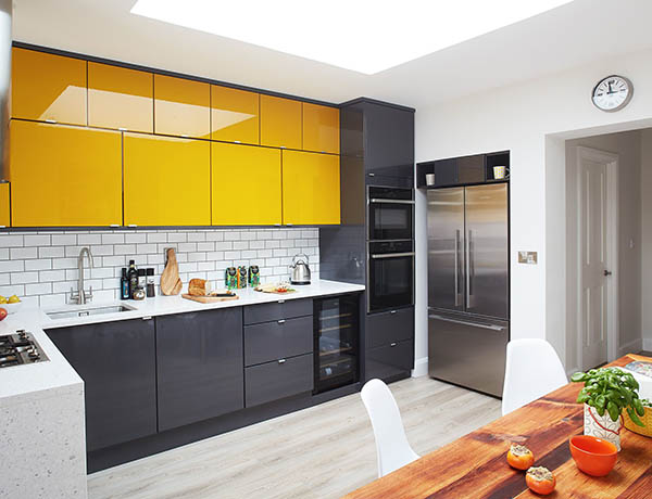 Phòng bếp màu vàng