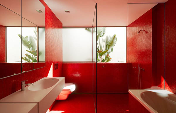 Phòng tắm màu đỏ