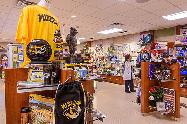 Top 10 mẫu thiết kế cửa hàng quà lưu niệm đẹp nhất 2019